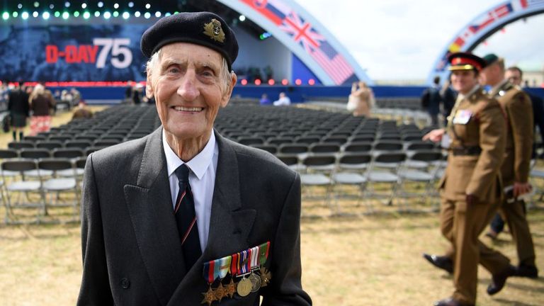 Jim Booth est l'un des quelque 300 anciens combattants qui ont assisté à l'événement.