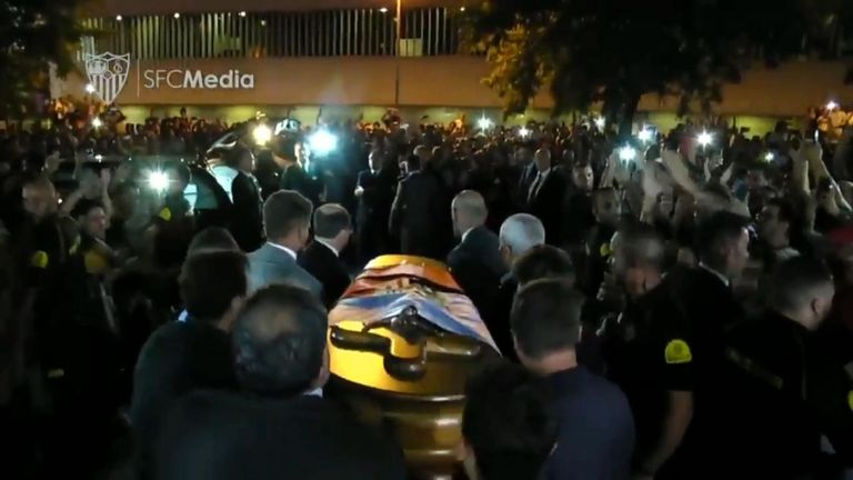 Le Sevilla FC a rendu un hommage ému à son ancien joueur, Jose Antonio Reyes, décédé la semaine dernière.