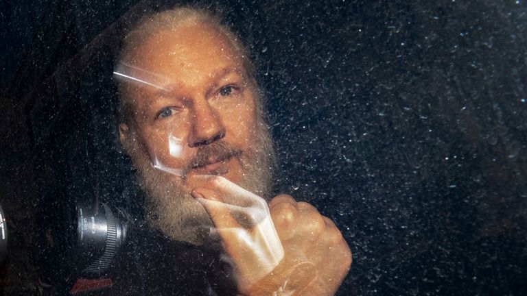 La lutte de Julian Assange contre l'extradition aux États-Unis a commencé