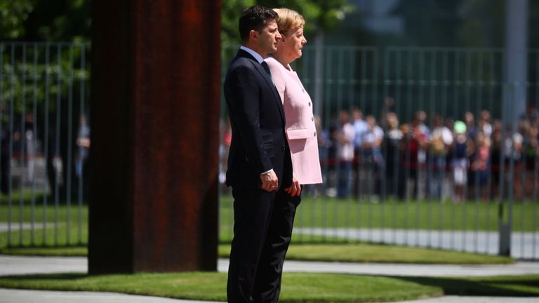La chancelière allemande Merkel et le président ukrainien Zelenskiy à la chancellerie de Berlin