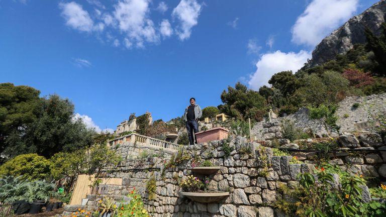 Mirazur est situé dans les collines surplombant la Côte d'Azur