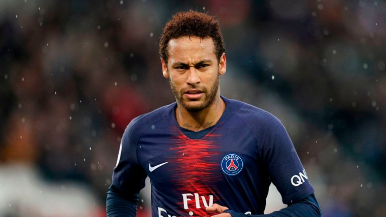 Neymar joue pour le champion de France Paris Saint Germain
