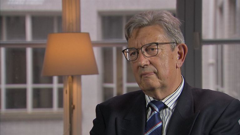 Paul Beaver est un analyste de la défense