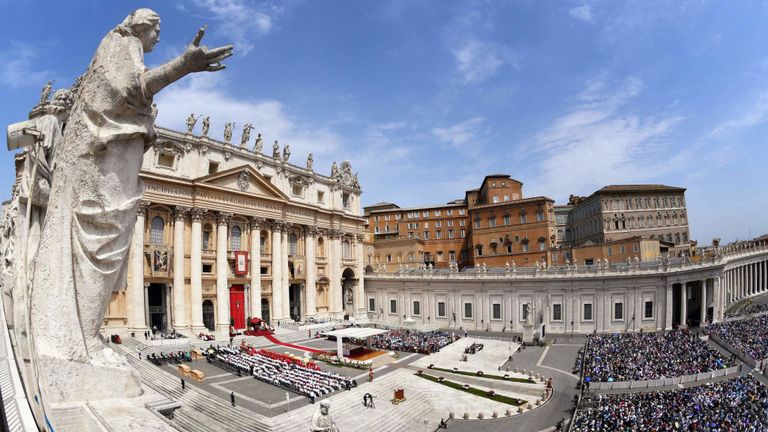 Le pape François célèbre la messe de la Pentecôte