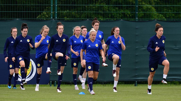 Ecosse Des joueuses s'échauffent lors d'une séance d'entraînement en équipe