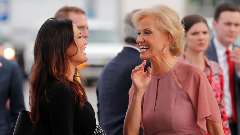Stéphanie Grisham et Kellyanne Conway