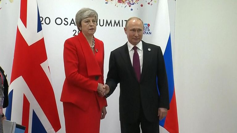 Theresa May a rencontré Vladimir Poutine pour des discussions tendues sur le G20