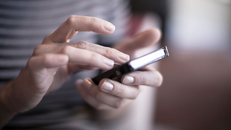 Les activistes de la protection de la vie privée ont qualifié cette initiative de "recherche sur bande numérique".