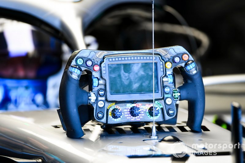 Le volant de Valtteri Bottas, Mercedes AMG W10