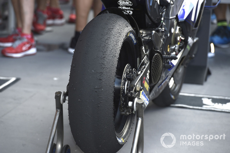 Valentino Rossi, pneu Yamaha Factory Racing