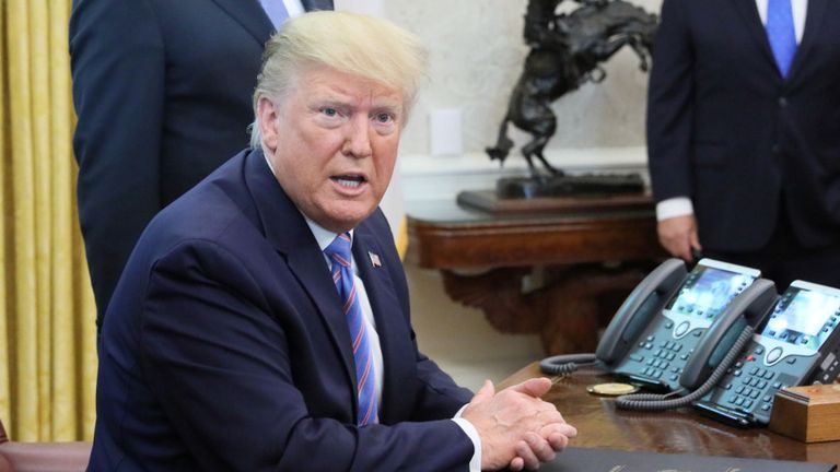 Le président américain Trump participe à la cérémonie de signature de la législation sur le financement de la frontière à la ..