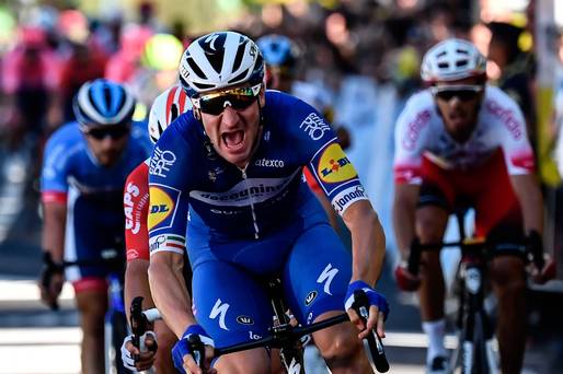 Nicolas Roche: "J'ai entendu ce bruit à ma gauche et je me suis retourné pour voir un type voler dans les airs"