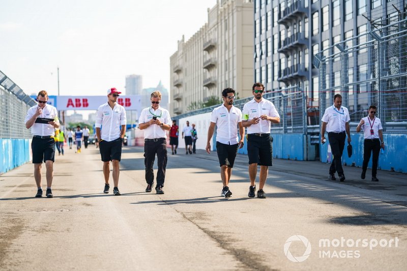 Lucas Di Grassi et Audi Sport ABT Schaeffler en piste avec léquipe