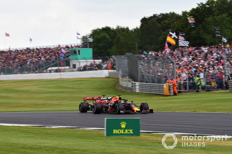 Sebastian Vettel, Ferrari SF90 dans larrière de Max Verstappen, Red Bull Racing RB15 