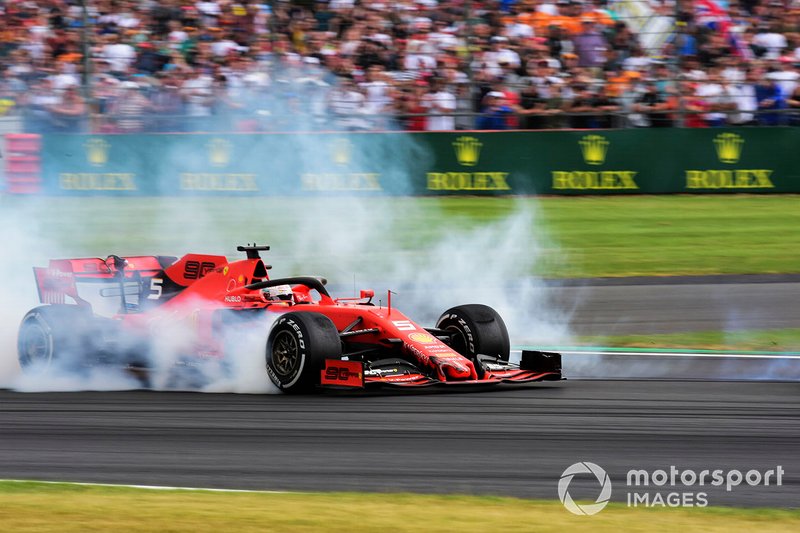 Sebastian Vettel, Ferrari SF90 dans larrière de Max Verstappen, Red Bull Racing RB15 