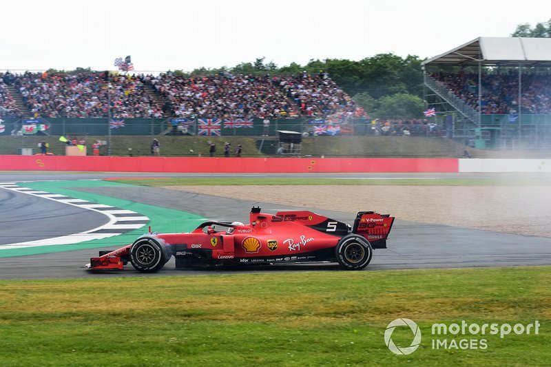 Sebastian Vettel, Ferrari SF90 après sêtre heurté à larrière de Max Verstappen, Red Bull Racing RB15 