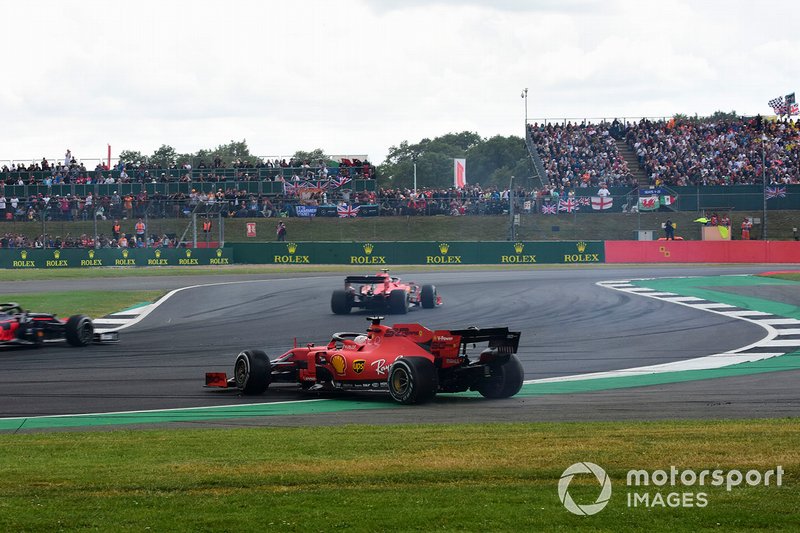 Sebastian Vettel, Ferrari SF90 après sêtre heurté à larrière de Max Verstappen, Red Bull Racing RB15 
