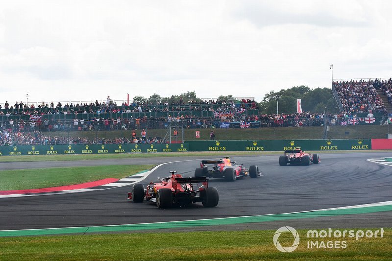 Sebastian Vettel, Ferrari SF90 après sêtre heurté à larrière de Max Verstappen, Red Bull Racing RB15 