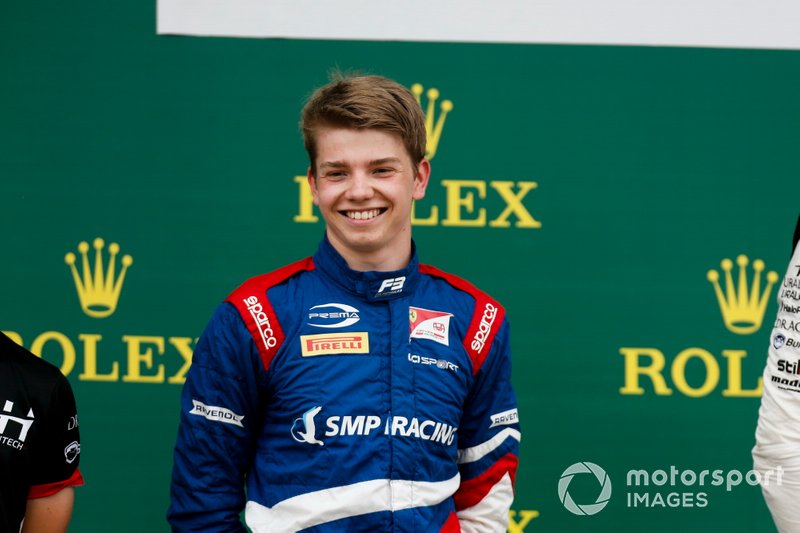 Robert Shwartzman, PREMA Racing sur le podium 