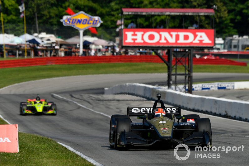 Arrow Schmidt Peterson Motorsports Honda de Hinchcliffe a montré la vitesse pour se classer parmi les cinq premiers en course, mais Fate avait dautres projets ...