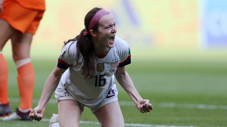LYON, FRANCE - 07 juillet: Rose Lavelle, des États-Unis, célèbre le deuxième but de son équipe lors de la finale de la Coupe du Monde Féminine de la FIFA, France 2019 opposant les États-Unis d'Amérique et les Pays-Bas au Stade de Lyon le 07 juillet 2019 à Lyon, France. (Photo de Richard Heathcote / Getty Images)