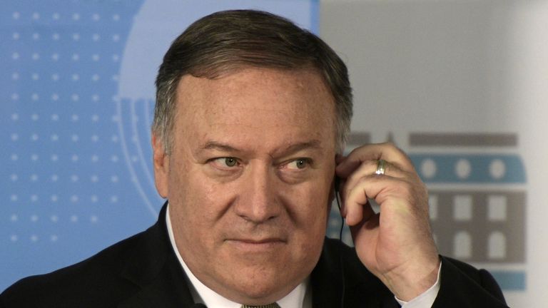 Le secrétaire d'État américain Mike Pompeo a fait des gestes lors d'une conférence de presse après la conférence internationale sur le terrorisme à Buenos Aires, en Argentine, le 19 juillet 2019. (Photo de JUAN MABROMATA / AFP) (Le crédit photo devrait correspondre à JUAN MABROMATA / AFP / Getty Images)