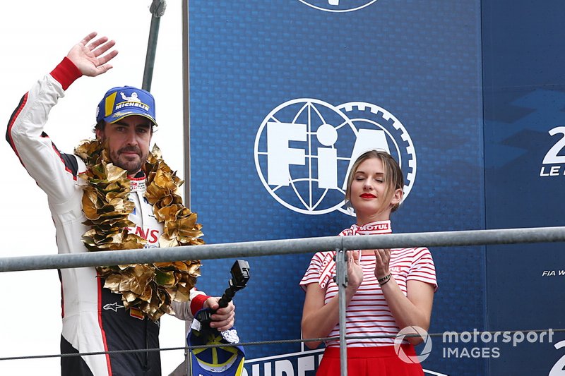 Toyota TS050 n ° 8 Toyota Gazoo Racing: Fernando Alonso remporte les 24 Heures du Mans et le Championnat du monde dendurance FIA ​​de la Super Saison 2018/2019