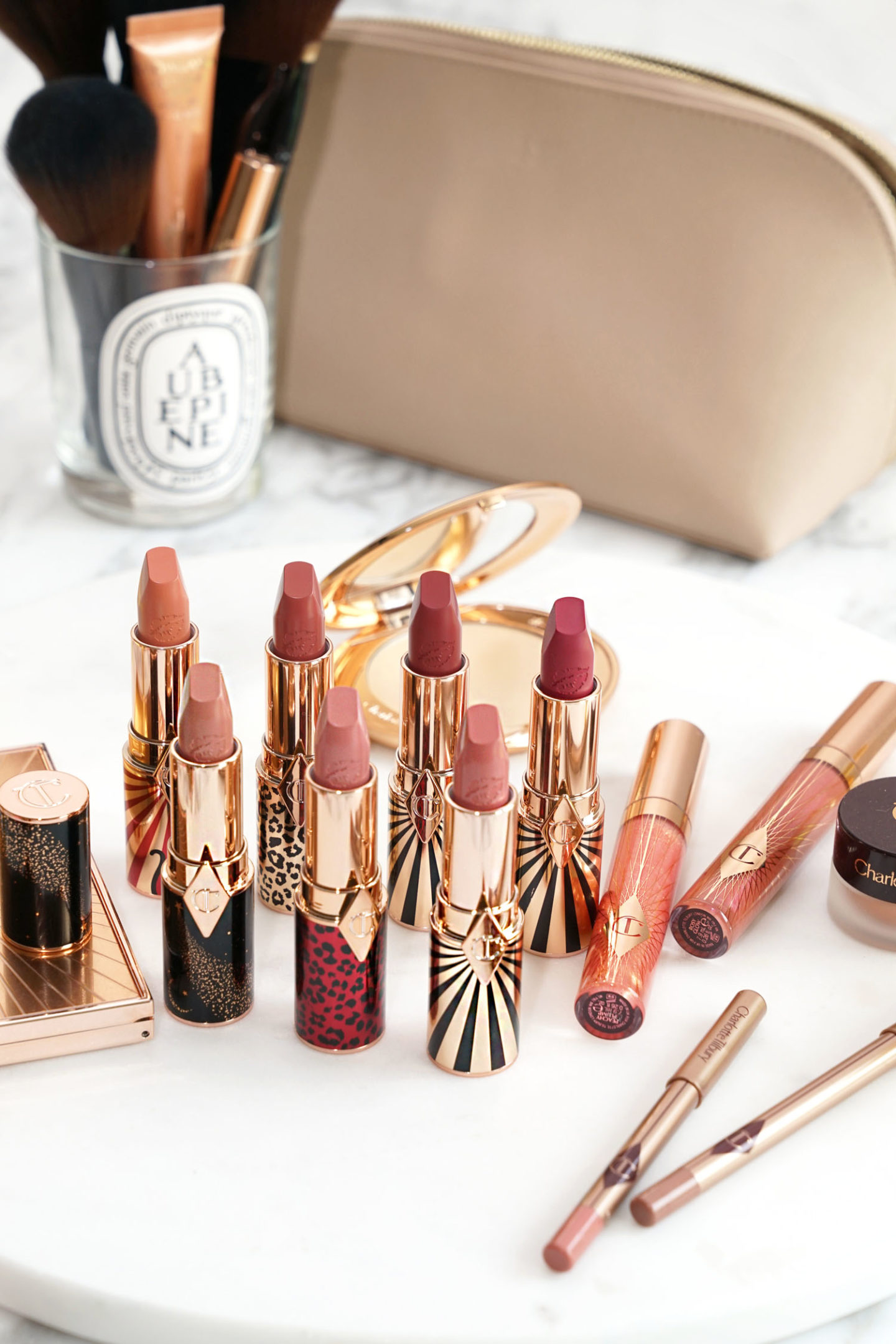 Revue des nuances teintées Charlotte Tilbury Hot Lips 2 et Collagen Lip Bath | Le look book beauté