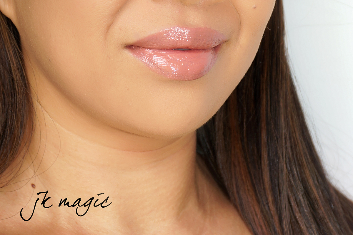 Charlotte Tilbury JK Magic Swatch Hot Lips