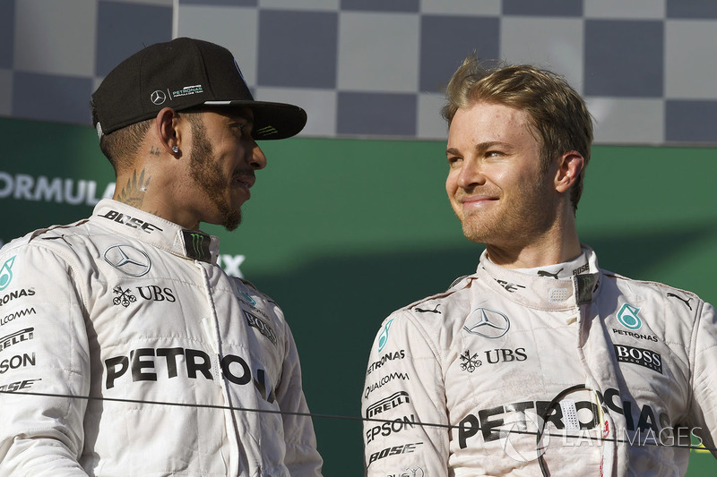Podium: vainqueur de la course Nico Rosberg, Mercedes AMG F1, deuxième place Lewis Hamilton, Mercedes AMG F1