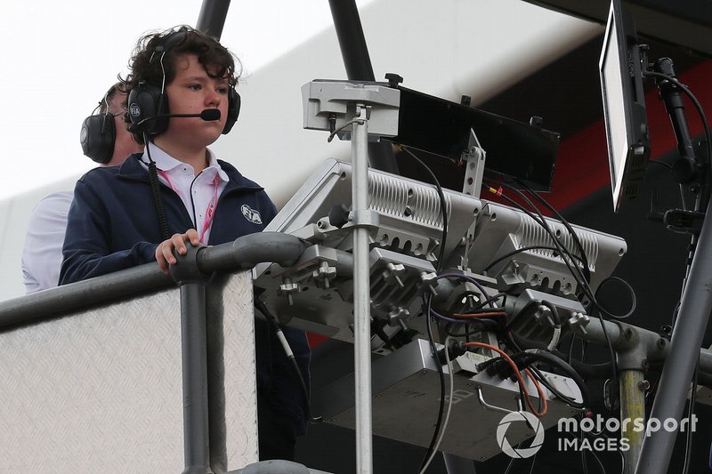 Justin Whiting, fils de feu Charlie, commence la course