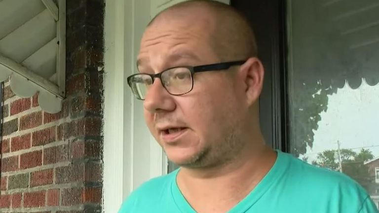 Adam Smith, de St Louis dit qu'il suppose que le bébé était sa sœur. Crédit: KSDK News

