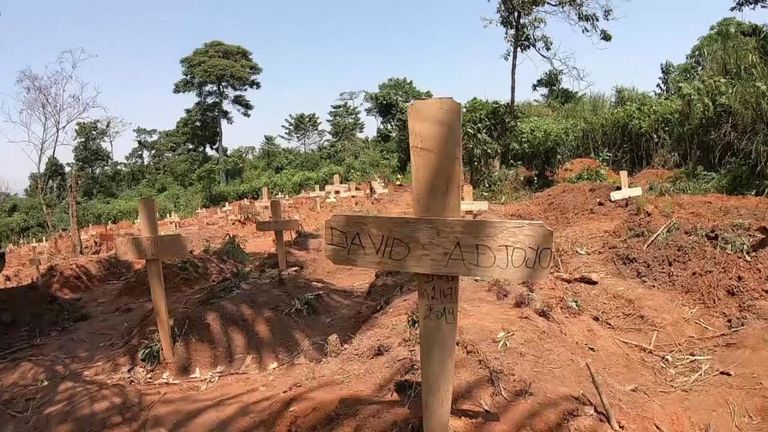 Un lieu de sépulture ad-hoc pour les victimes d'Ebola a été installé dans une forêt 