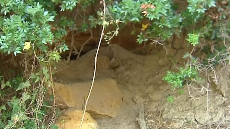 L'entrée du bunker où le corps de Mme Eaton a été retrouvé