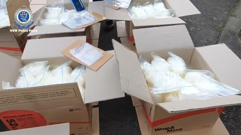 Des médicaments d'une valeur de 112 millions de livres ont été trouvés emballés dans des cartons de déménagement
