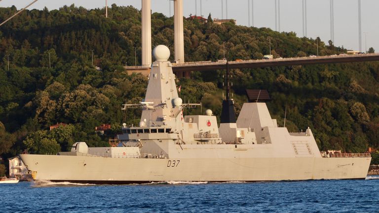 Le HMS Duncan, photographié à Istanbul, a été envoyé dans le Golfe
