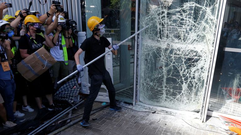 Des manifestations marquent l'anniversaire du transfert de Hong Kong à la Chine