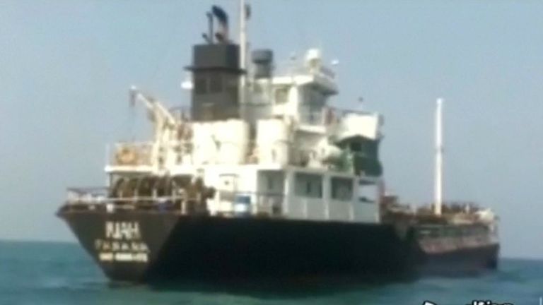 La télévision nationale iranienne a diffusé des images du pétrolier saisi qui, selon l'Iran, faisait la contrebande de carburant dans le Golfe.