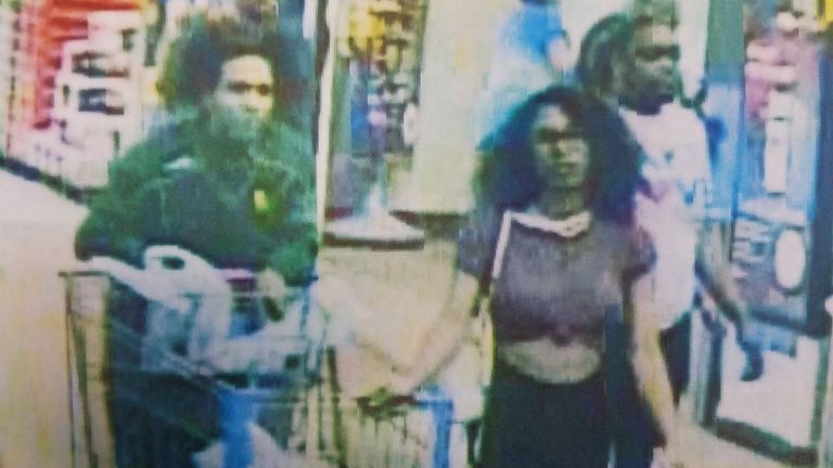 La police veut aussi retrouver l'homme au sommet vert