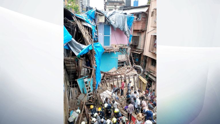 Les services d'urgence et les secouristes sur les lieux. Photo:: Brigade de pompiers de Mumbai