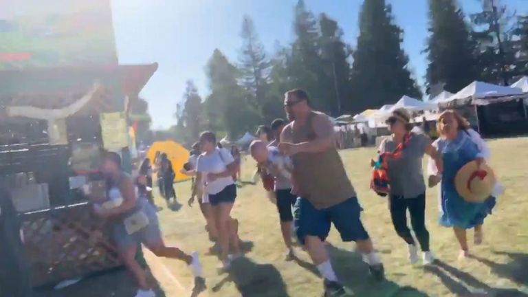 Les gens se sont enfuis après avoir tiré au Gilroy Garlic Festival. Pic: @wavyia