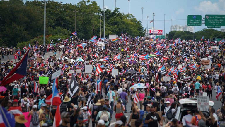 Les manifestants ont bloqué l'une des routes de la capitale