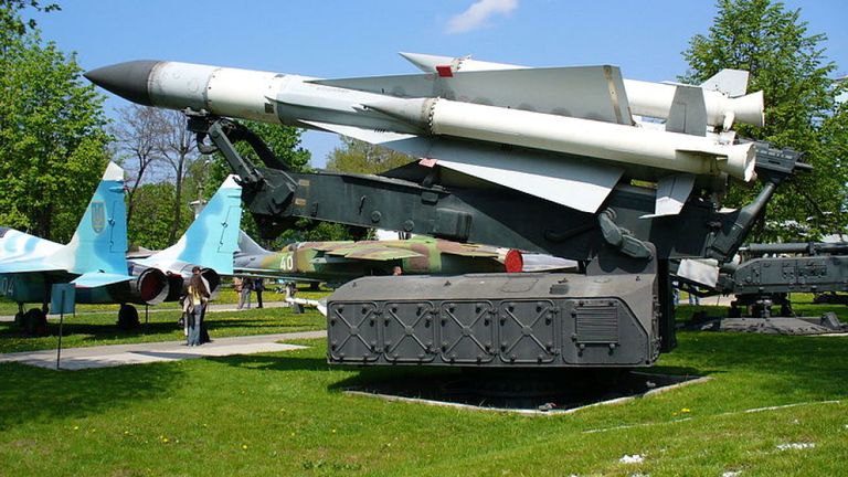 Une image de fichier d'un missile S-200 de fabrication russe. Pic: Wikicommons / George Chernilevsky