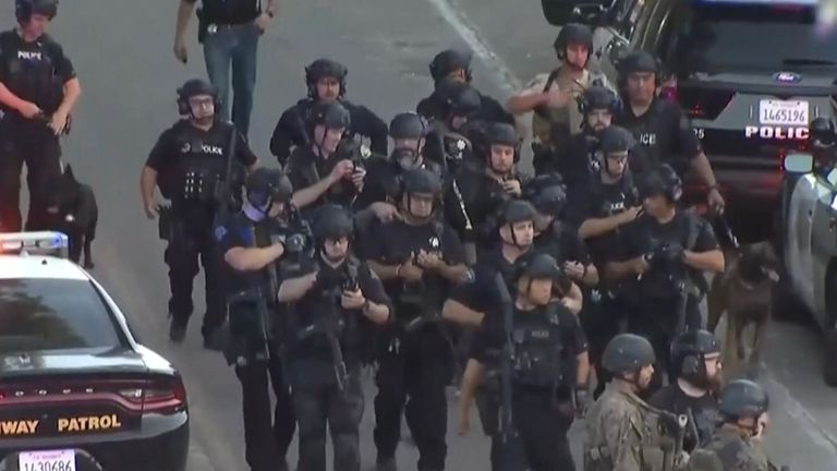 Forces de sécurité sur le lieu de la fusillade