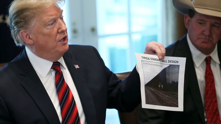 Le mur était l’une des principales promesses de campagne du président