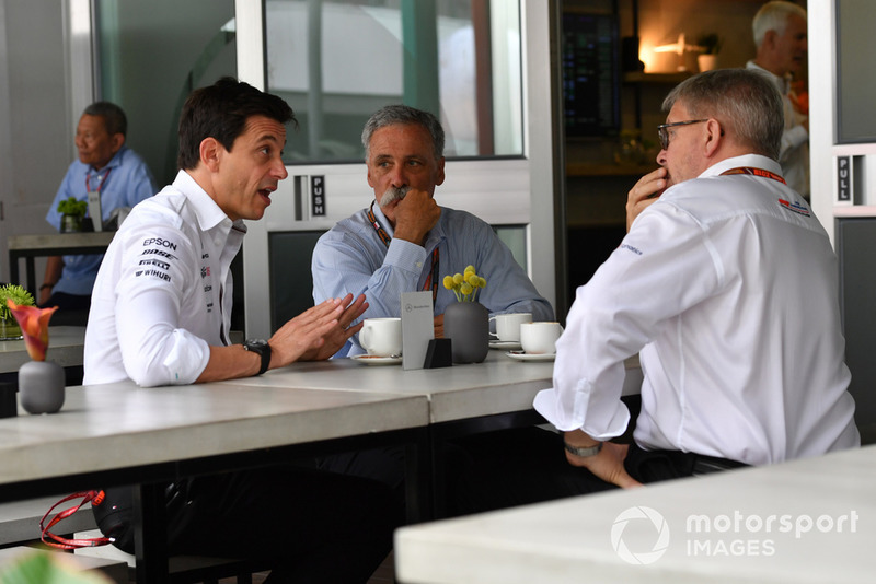 Toto Wolff, directeur du sport automobile Mercedes AMG F1, Chase Carey, directrice générale et présidente exécutive du groupe Formula One et Ross Brawn, directeur général du sport automobile, Formule 1 
