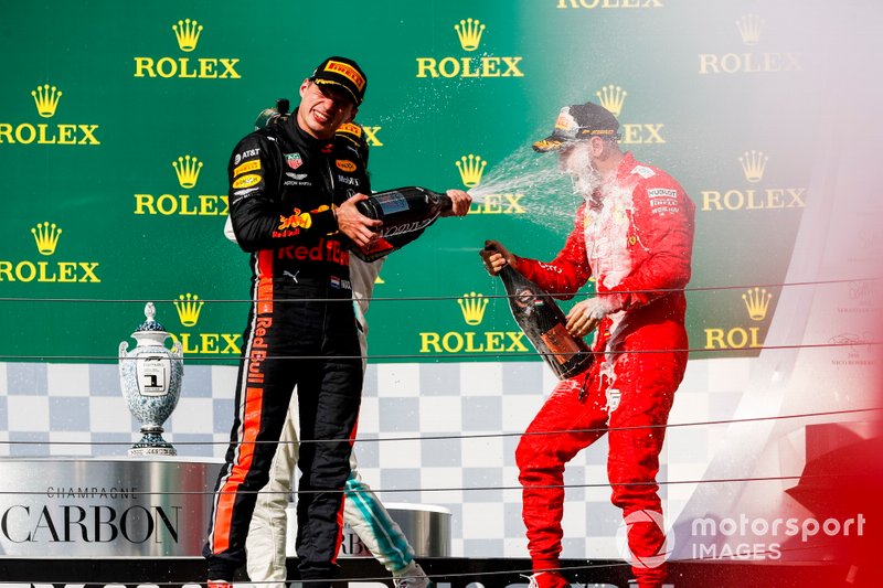 Max Verstappen, Red Bull Racing, 2ème position, Sebastian Vettel, Ferrari, 3ème position, avec Champagne
