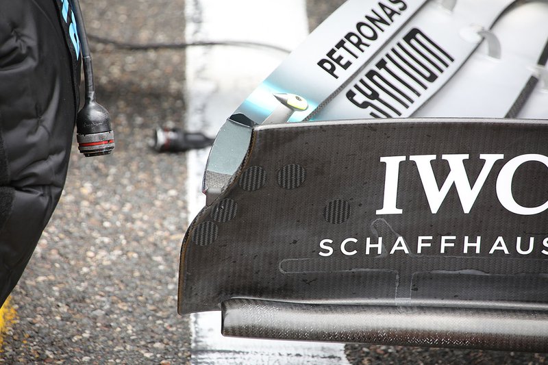 Détail de laileron avant de la Mercedes AMG F1 W10