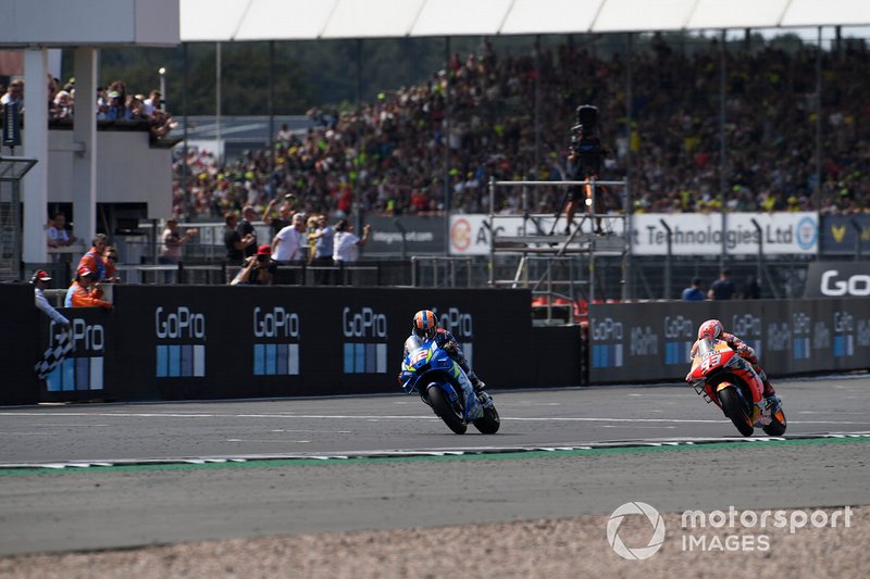 Alex Rins, vainqueur de la course, équipe Suzuki MotoGP, deuxième place Marc Marquez, équipe Repsol Honda