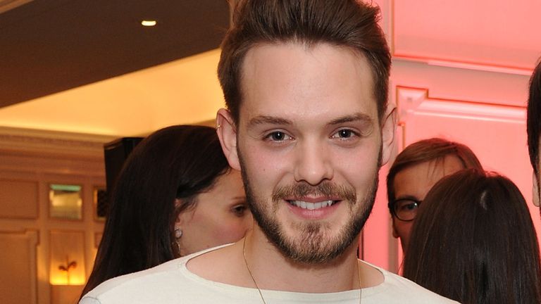 Londres, Angleterre - 21 mai: John Whaite et Eric Lanlard (R) assistent à la troisième édition des Fortnum & Mason Food & Drink Awards 2015 le 21 mai 2015 à Londres, en Angleterre. Les prix récompensent les meilleurs auteurs, rédacteurs et diffuseurs d'aliments et de boissons. (Photo de David M. Benett / Getty Images pour Fortnum & Mason)